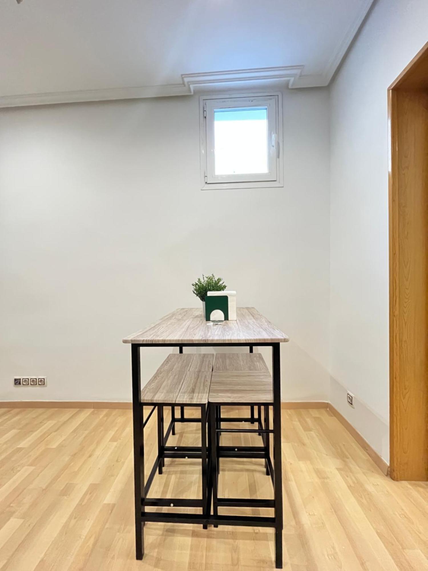 Centro Embajadores Ave Apartment